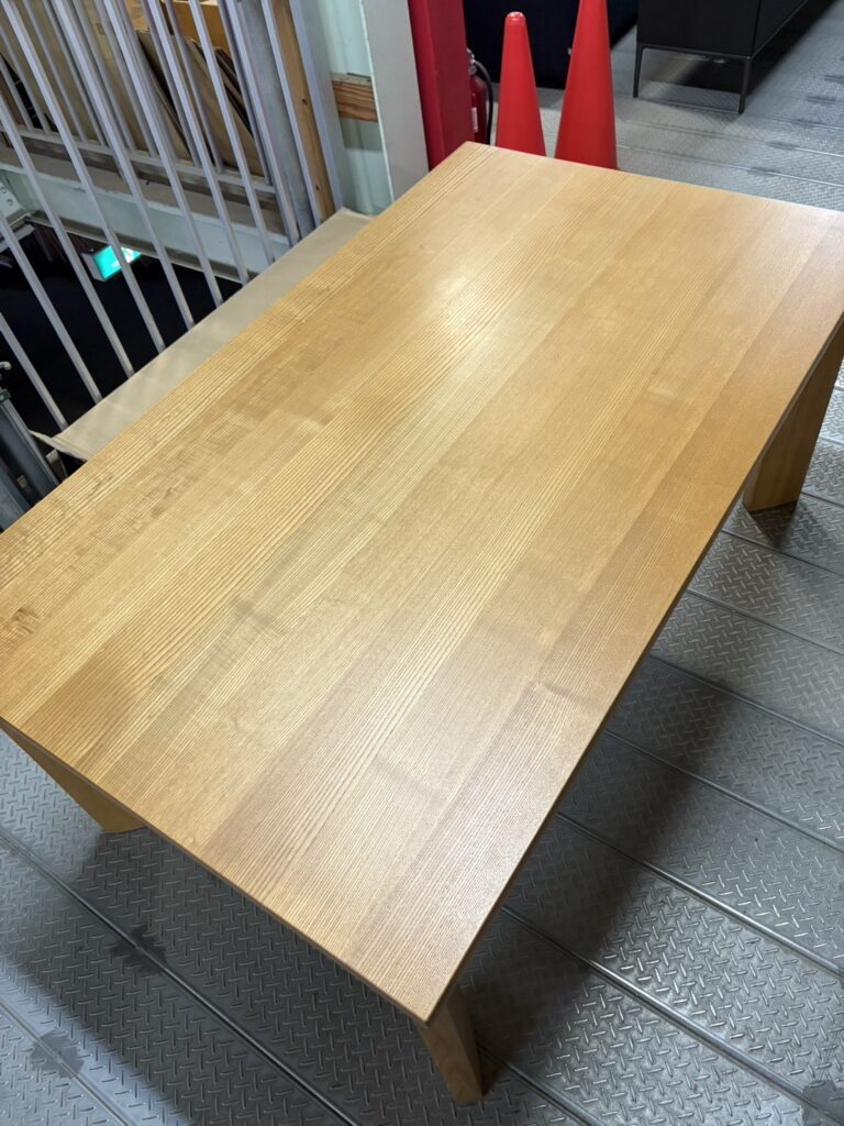 カリモク家具　ダイニングテーブルDN5300